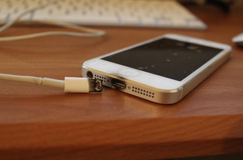 Không để iPhone quá nóng khi sạc pin