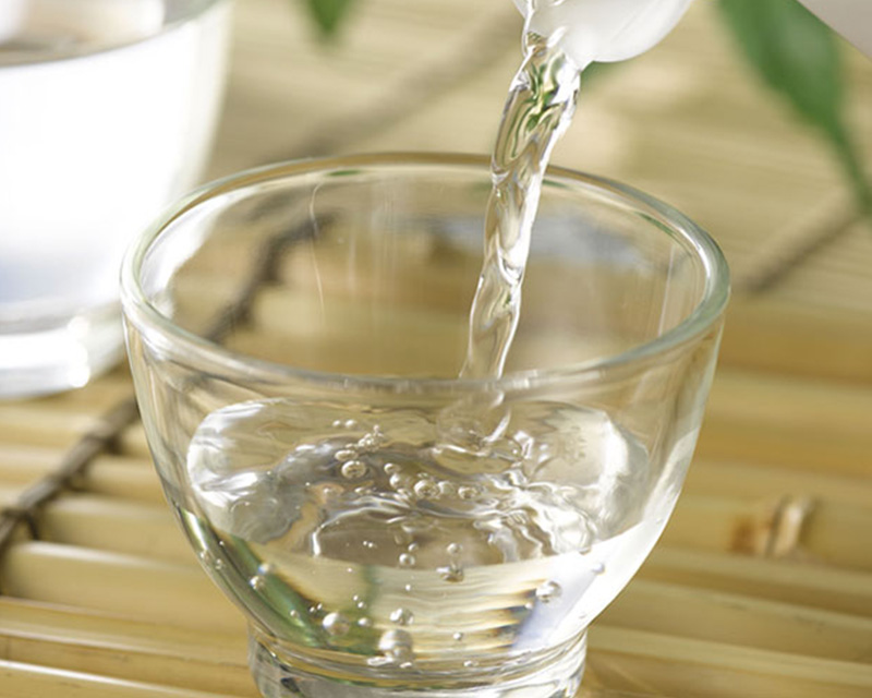 Dùng giấm trắng