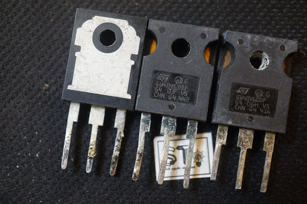 Sò công suất IGBT bị hư có thể khiến bếp từ không vào điện.