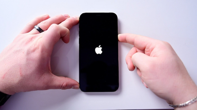 Iphone bị treo táo tự tắt màn hình đột ngột