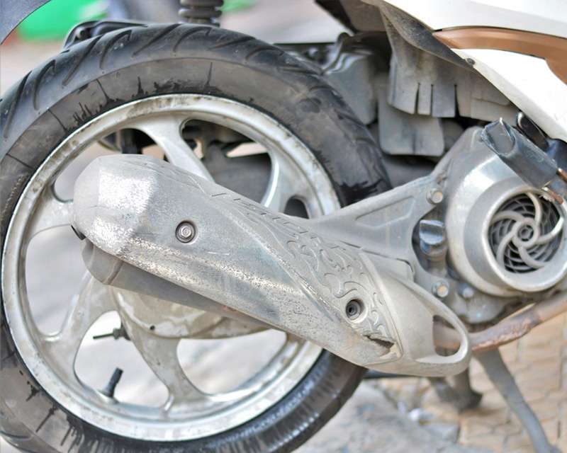 Không rửa xe khi động cơ còn nóng