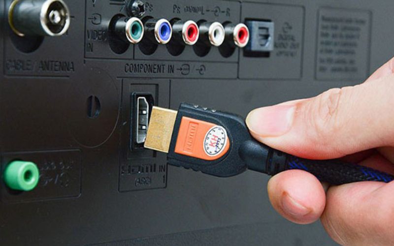Thường xuyên kiểm tra cổng vào và dây cáp HDMI