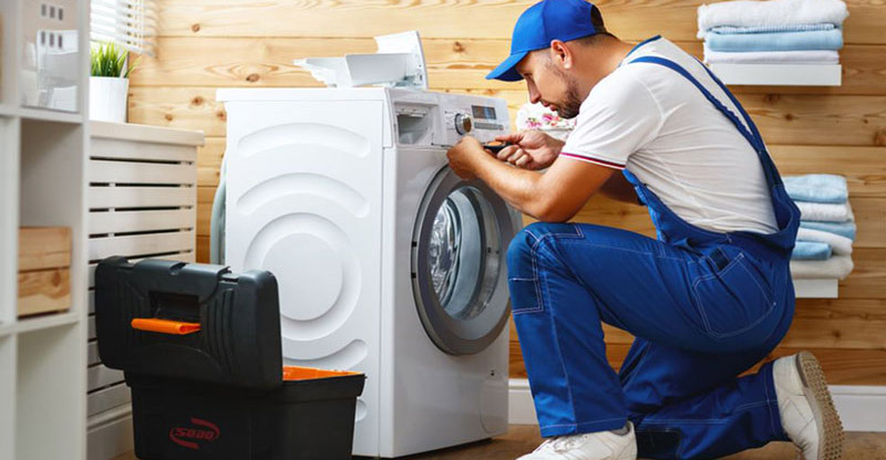 Liên hệ với trung tâm sửa chữa máy giặt uy tín