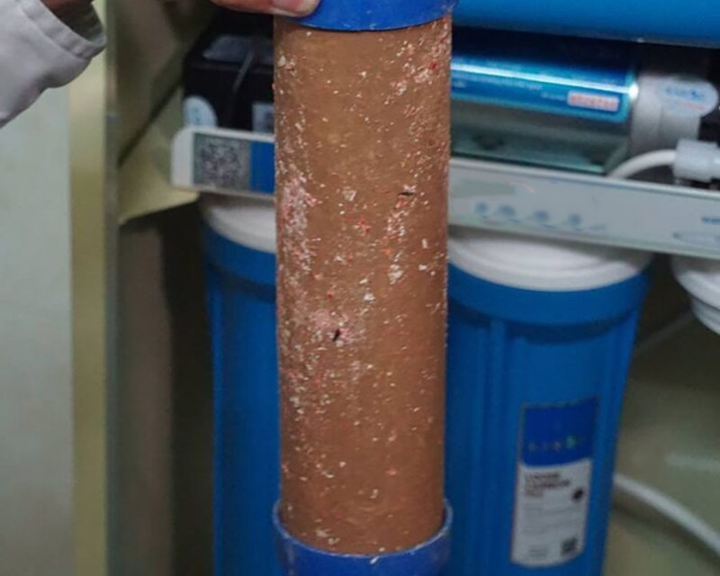 Lõi lọc thô bị bẩn gây tắc nghẽn
