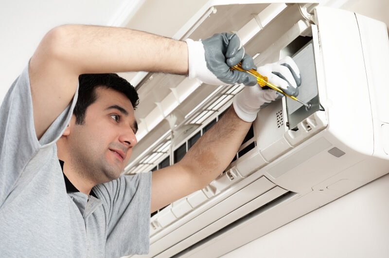 Lỗi U0 điều hòa Daikin do cảm biến áp suất thấp