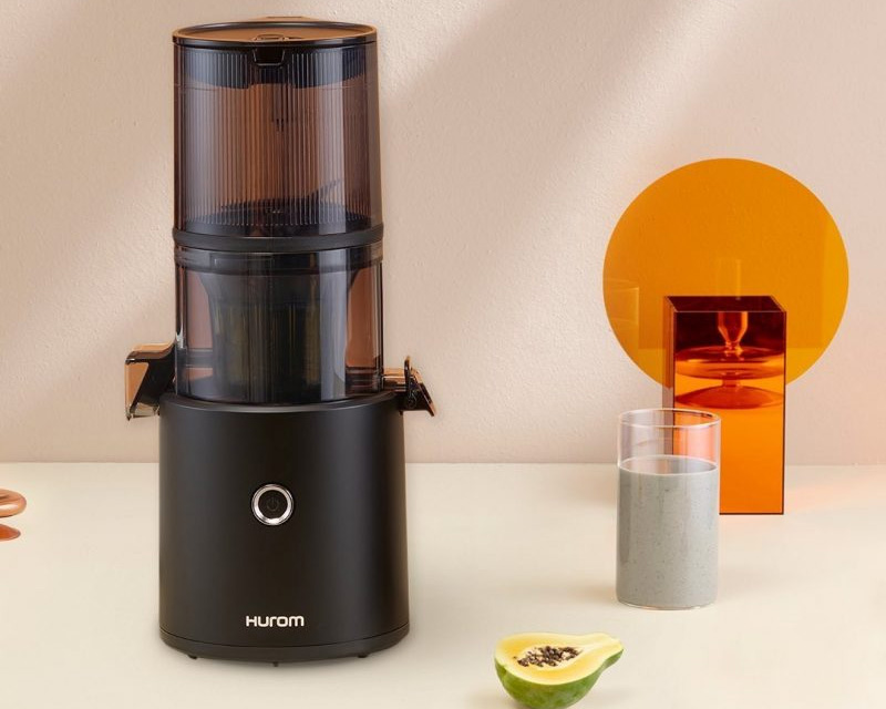 Máy ép chậm Hurom H300E-BBE có kiểu dáng gọn nhẹ