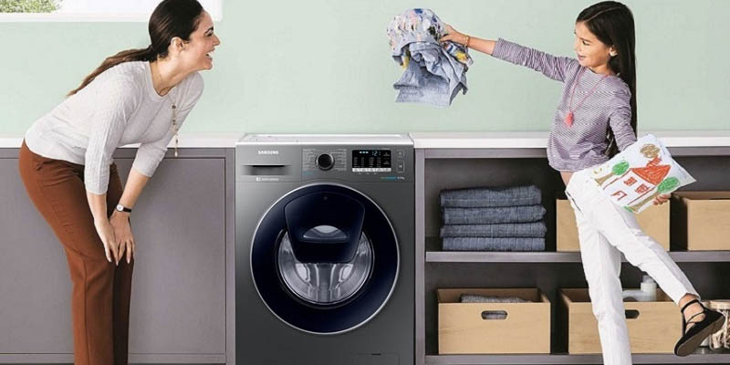 Máy giặt lồng ngang tiết kiệm nước hơn máy giặt lồng đứng khoảng 60%
