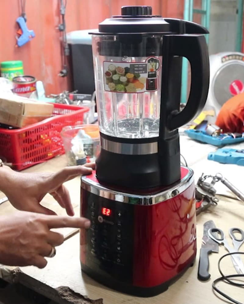 Máy làm sữa hạt báo lỗi E2