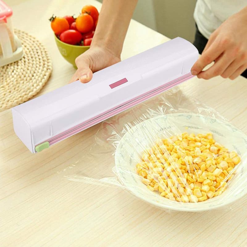 Quấn màng bọc thực phẩm quanh bát