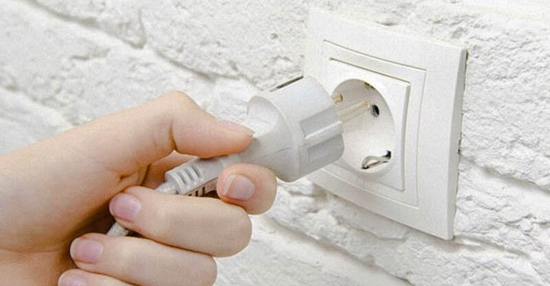 Rút nguồn điện máy giặt