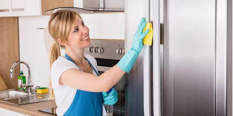 Vệ sinh tủ lạnh định kỳ