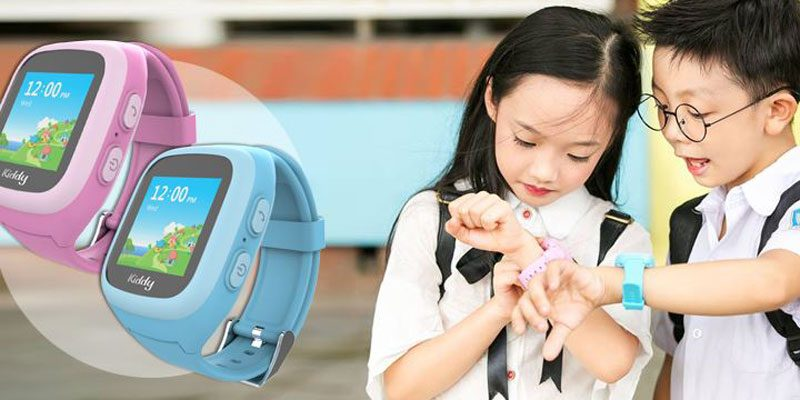 Nen-mua-dong-ho-dinh-vi-tre-em-loai-nao