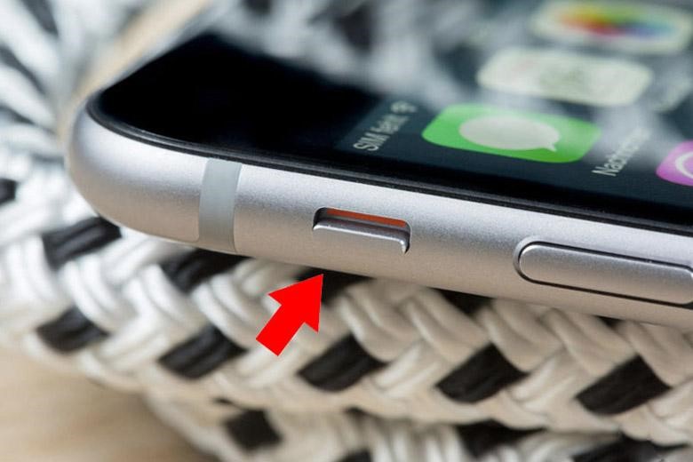 Tắt tiếng chụp ảnh iPhone bằng nút gạt âm lượng
