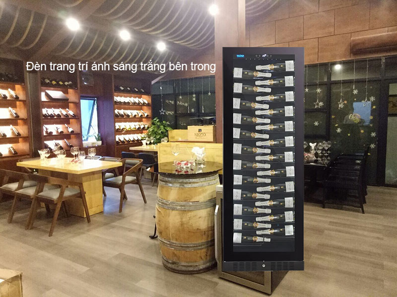 Đèn trang trí ánh sáng trắng bên trong