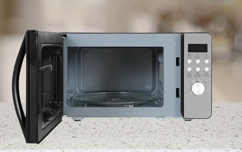 Electrolux EMM20D38GB 20 lít hoạt động với công suất 800W