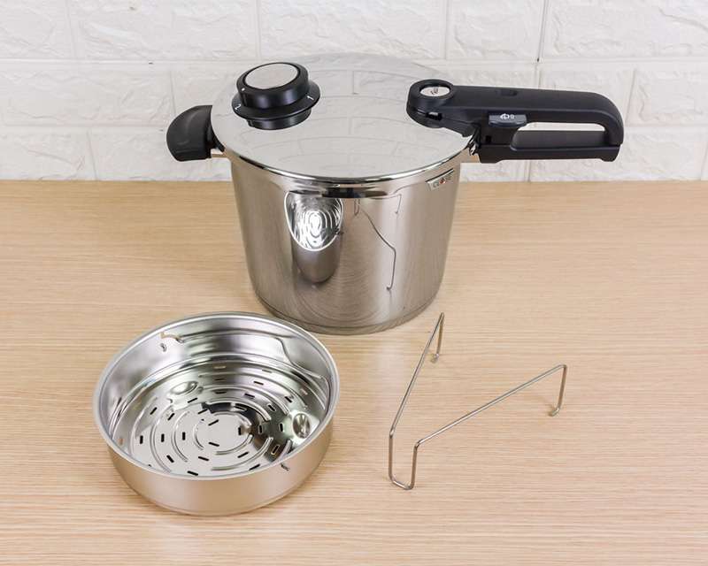 Fissler Vitavit Premium 22cm-4.5L được làm từ thép không gỉ 18/10 cao cấp