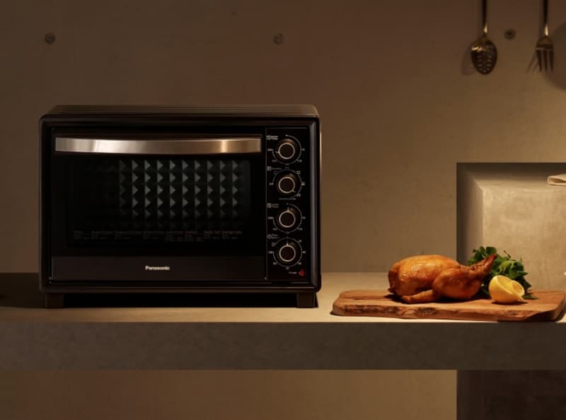 Lò nướng Panasonic NB-H3203KRA 32 lít có thiết kế nhỏ gọn