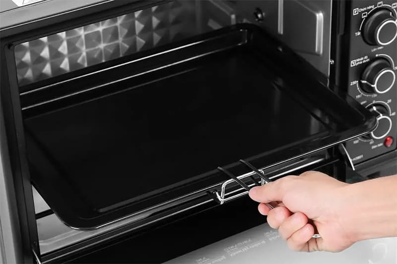Lò nướng NB-H3801KRA 38 lít kèm theo nhiều phụ kiện