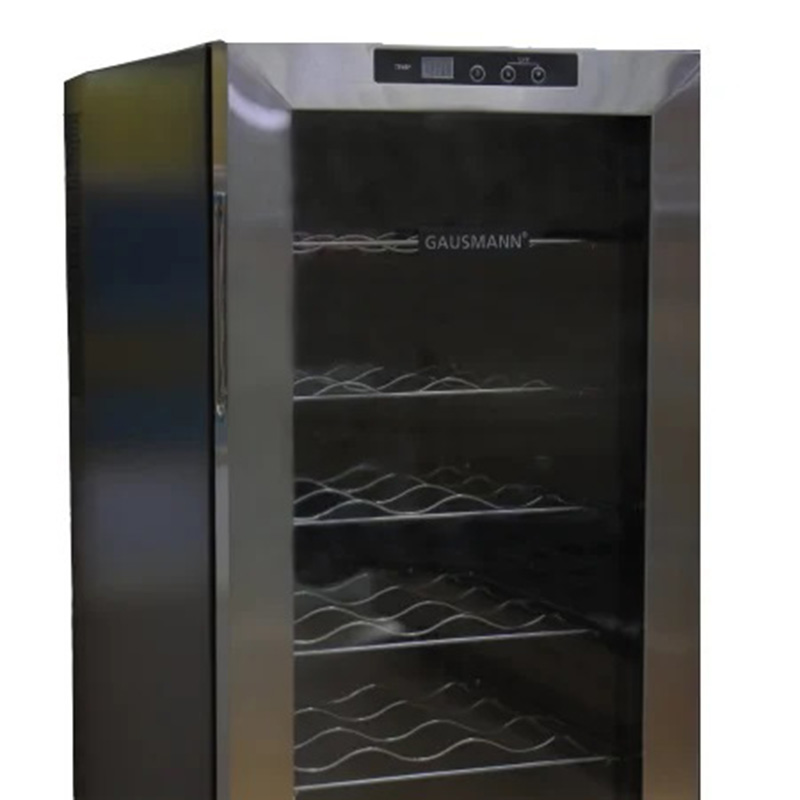 Thiết kế 1 cửa đơn giản, dung tích 18 chai