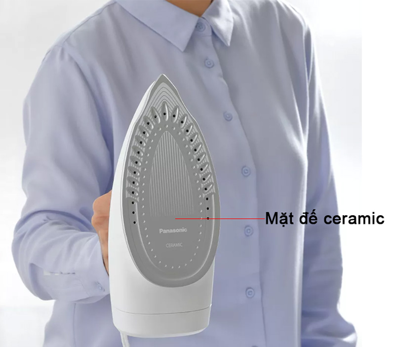 Mặt ủi Panasonic NI-S530ARA bằng ceramic