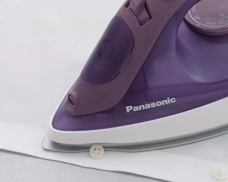 Panasonic NI-S630VRA có thiết kế rãnh cúc tiện lợi