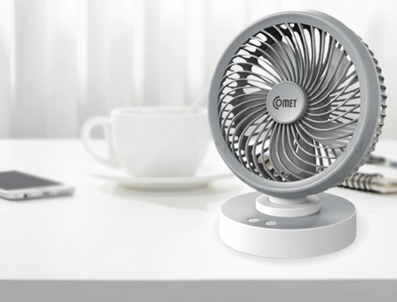 Quạt sạc Comet CRF1506 6W có thiết kế nhỏ gọn