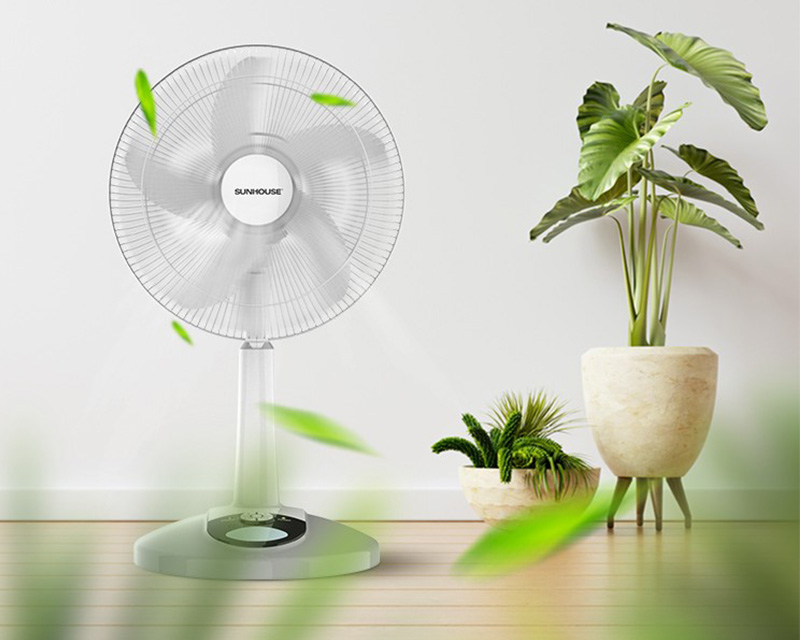 Quạt sạc Sunhouse SHD7228 có thiết kế đơn giản