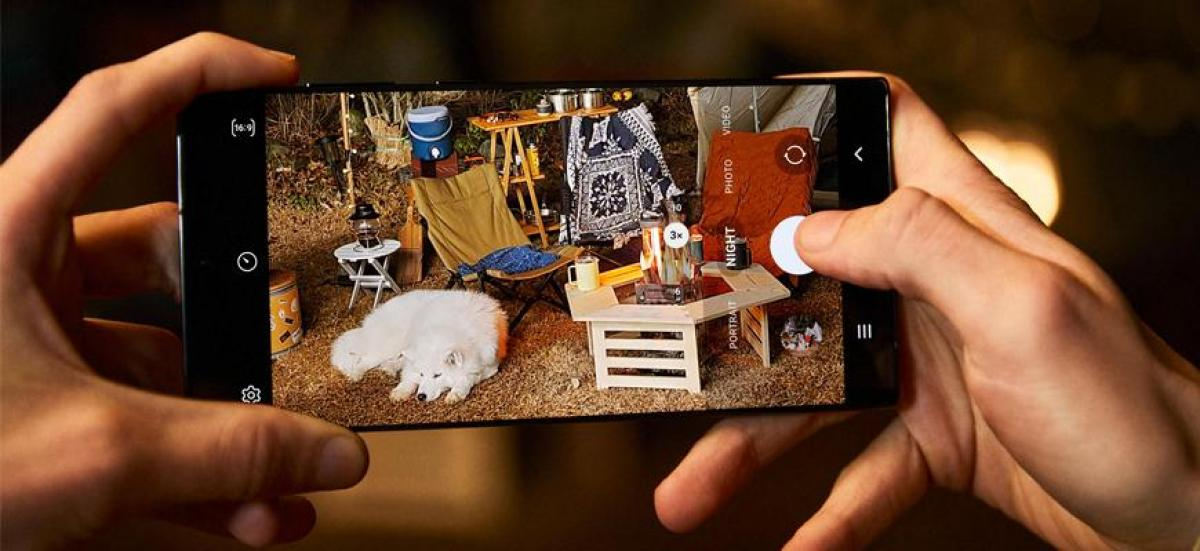 Nên mua Samsung dòng A hay S