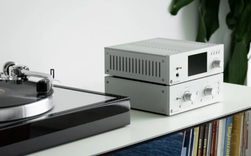 Phono Box là thiết bị trung gian kết nối amply với đầu đĩa than