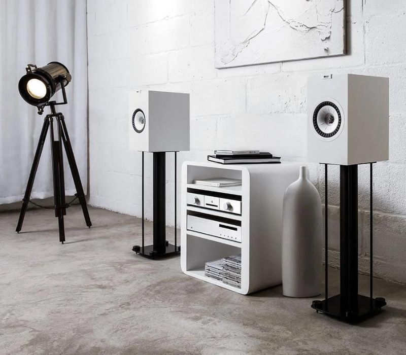 Kết hợp với chân đế để bày trí loa bookshelf trên sàn nhà