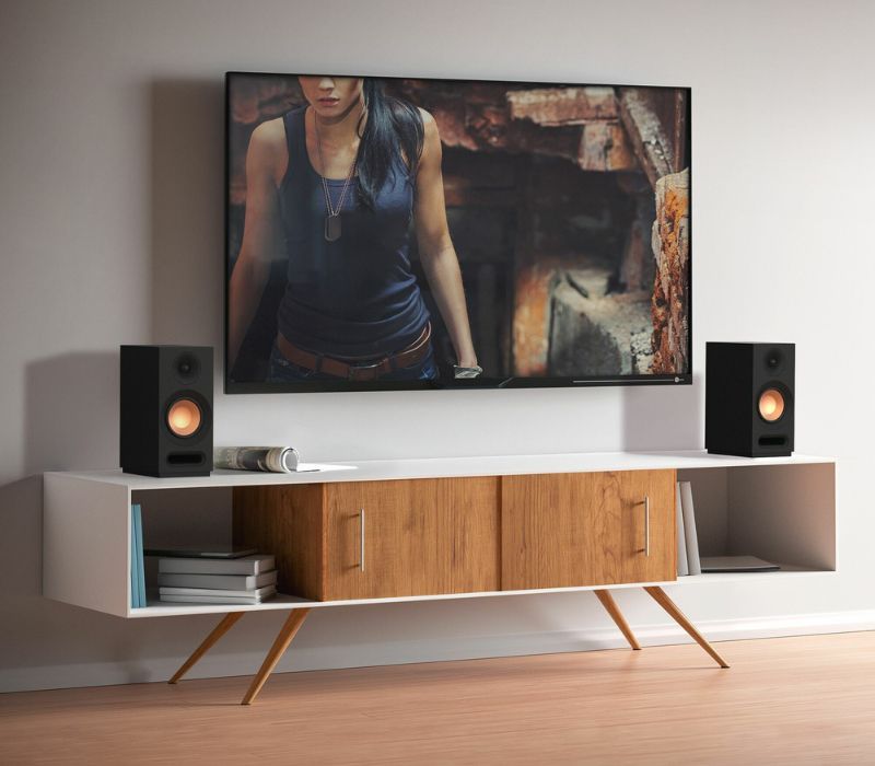 Dễ dàng bố trí loa bookshelf trên kệ
