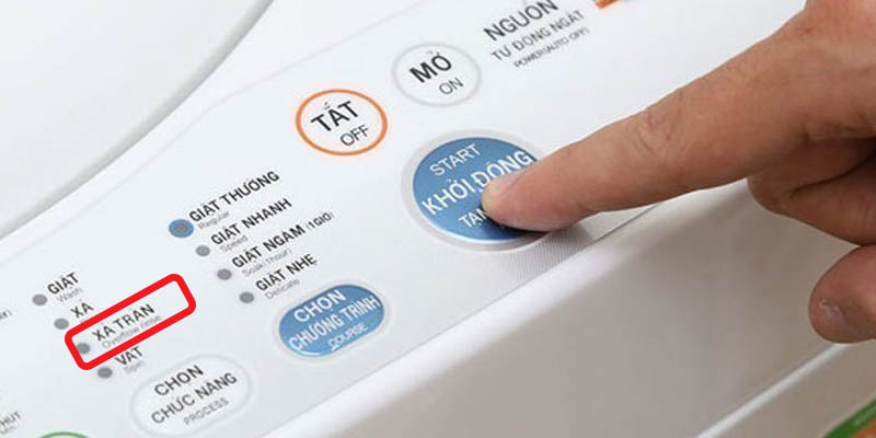 Nút bấm được trang bị trên bảng điều khiển