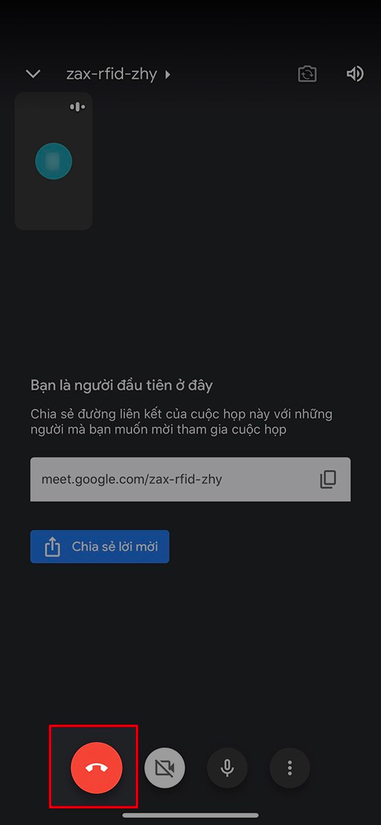 nhan-vao-bieu-tuong-dien-thoai-de-roi-khoi-phong-hop