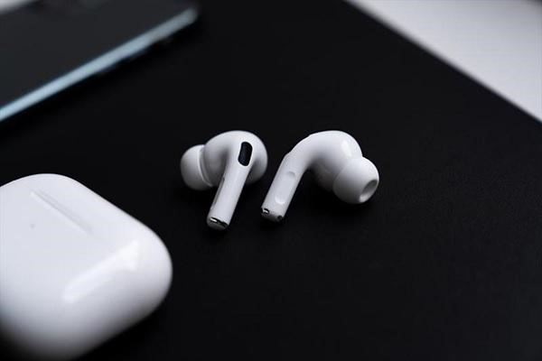 So sánh airpod 2 và airpod pro