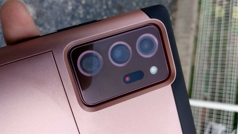 Vệ sinh camera điện thoại